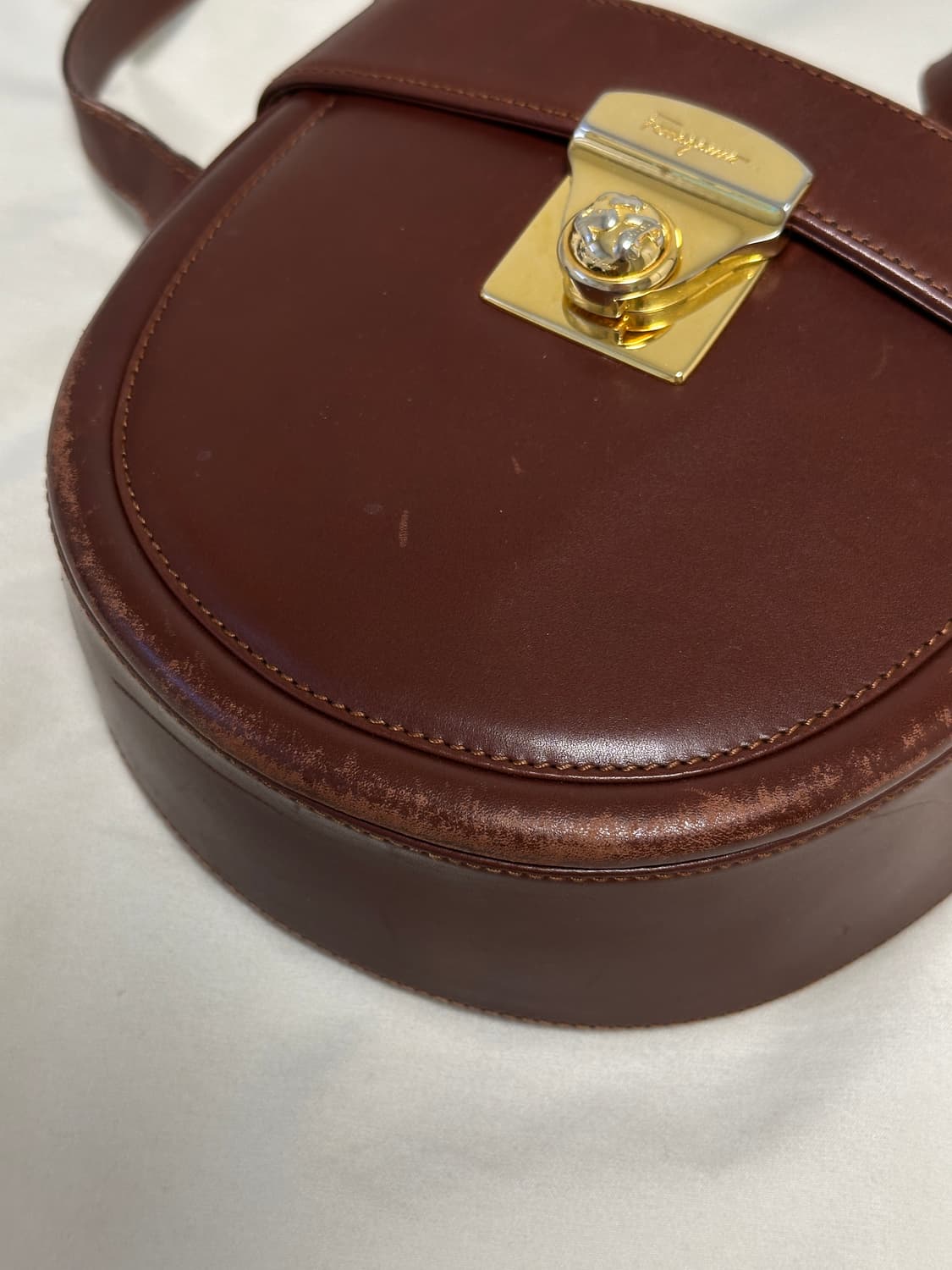 페라가모 크로스백 상품이미지4