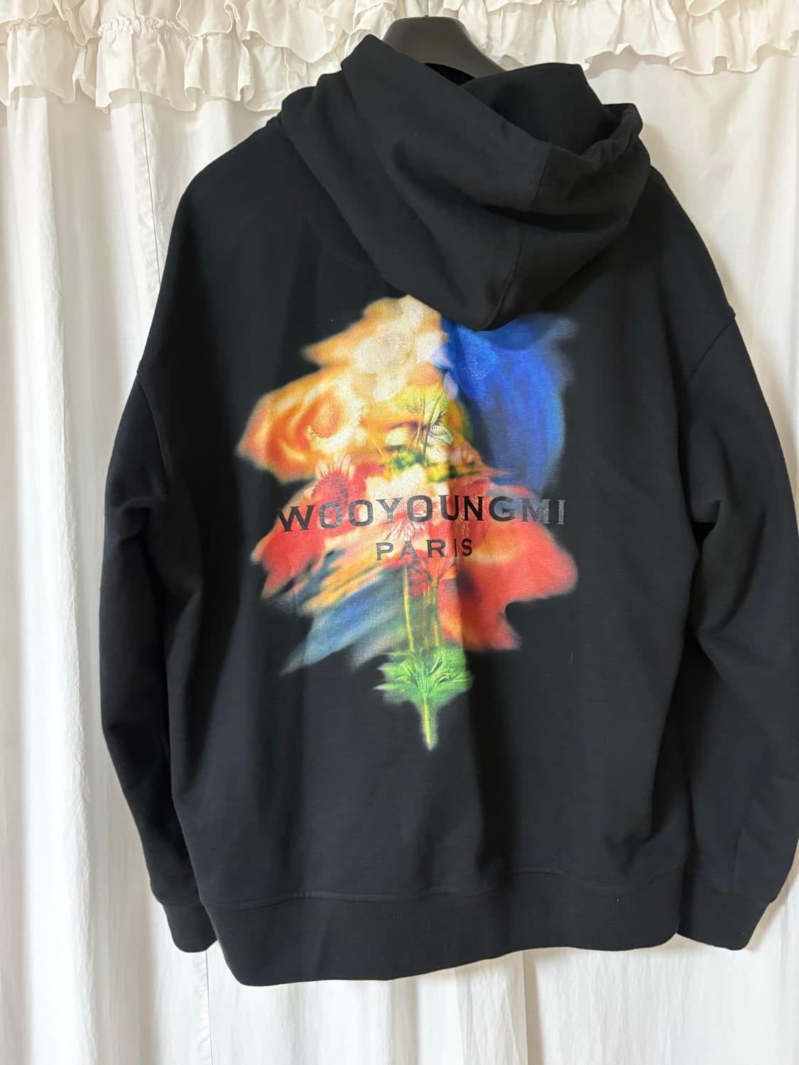 우영미 스웨잉 플라워 후드 블랙 - 24FW 상품이미지2