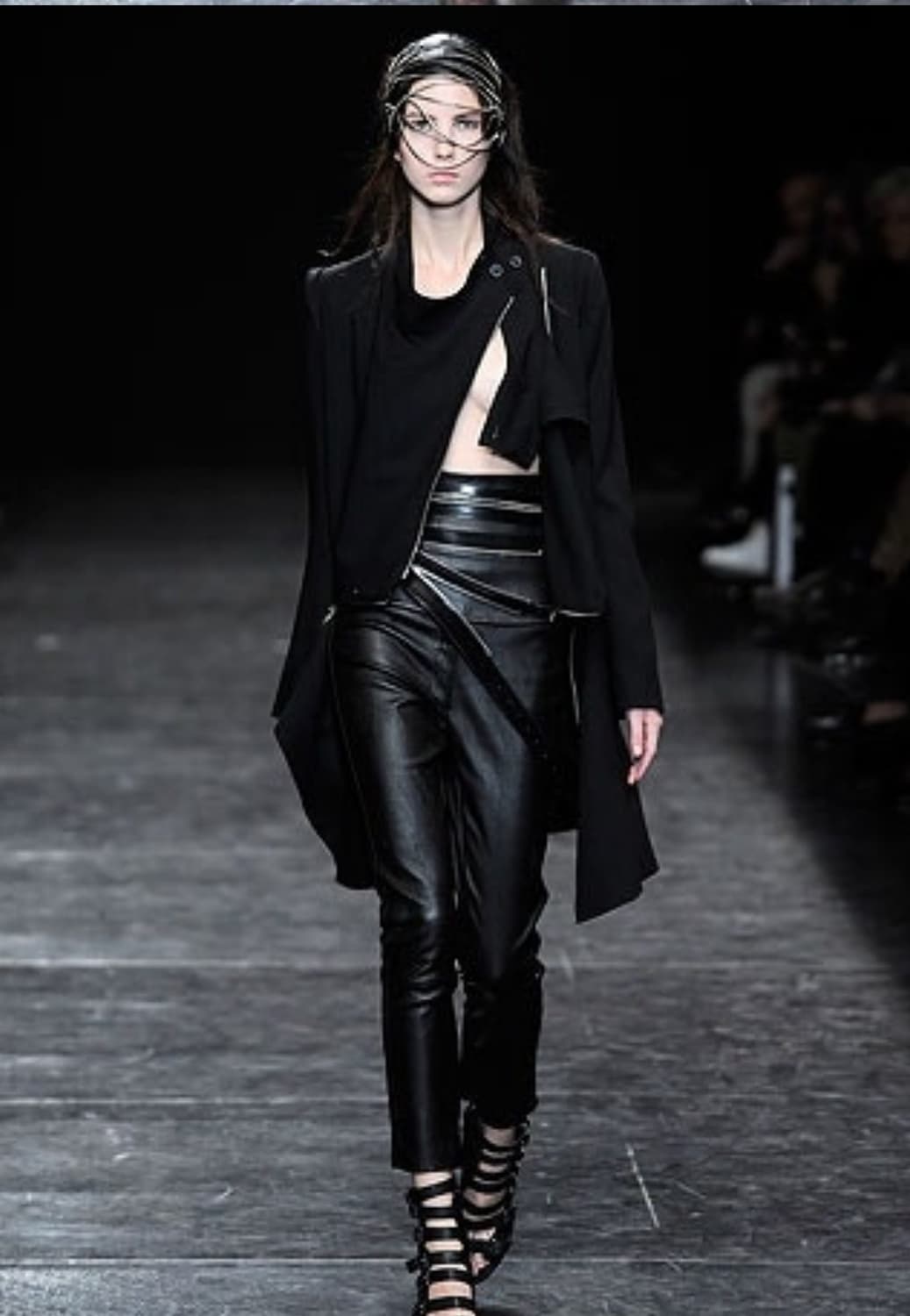 12FW 앤드뮐미스터 비대칭 드레이핑 하프코트 상품이미지1