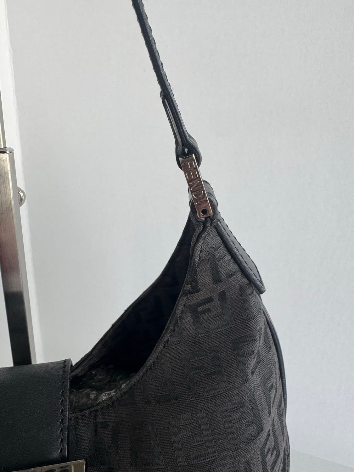 FENDI Zucca Hobo Bag 펜디 주카 호보백 상품이미지4