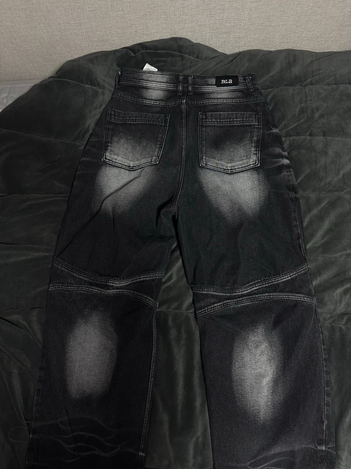 blr 엠보스드 웨이브 워싱 와이드 데님팬츠 블랙 상품이미지3