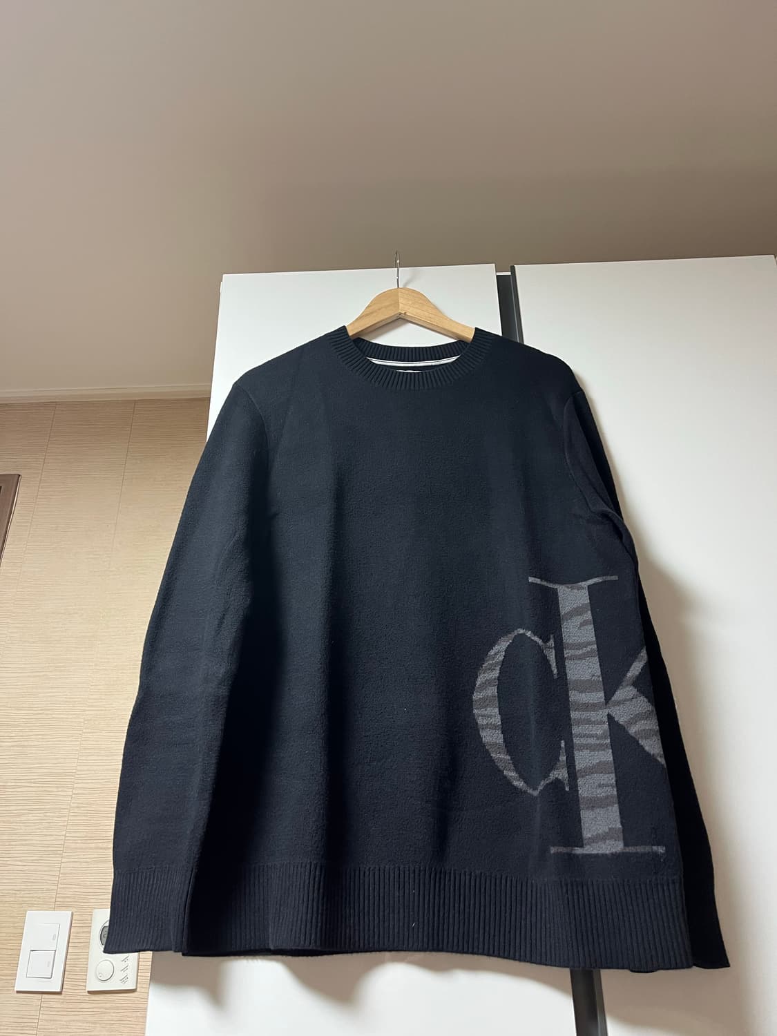 [L] 캘빈클라인 진스 애니멀 패턴 니트 상품이미지1