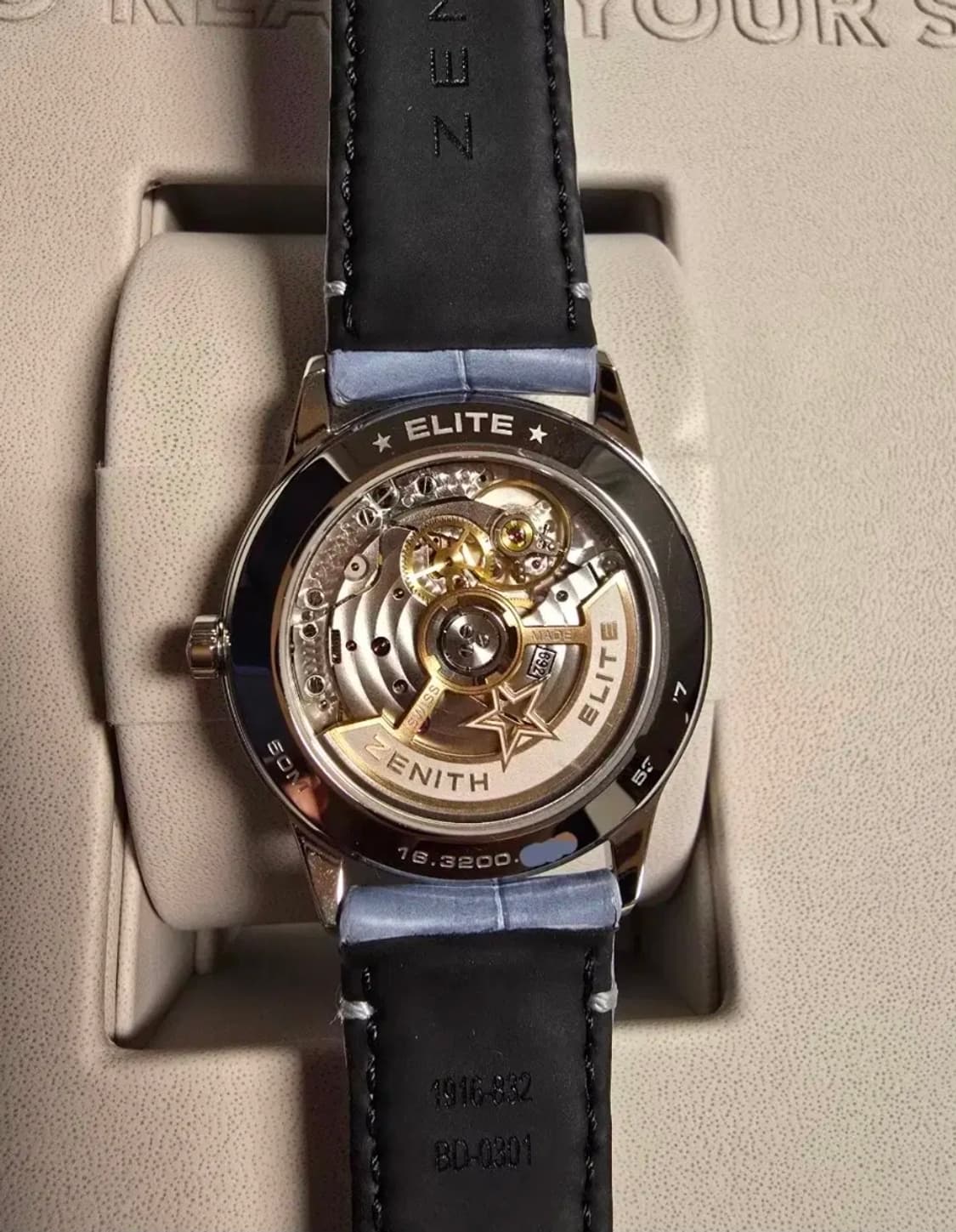 제니스 엘리트 문페이즈 새제품 36mm 입니다. 상품이미지3