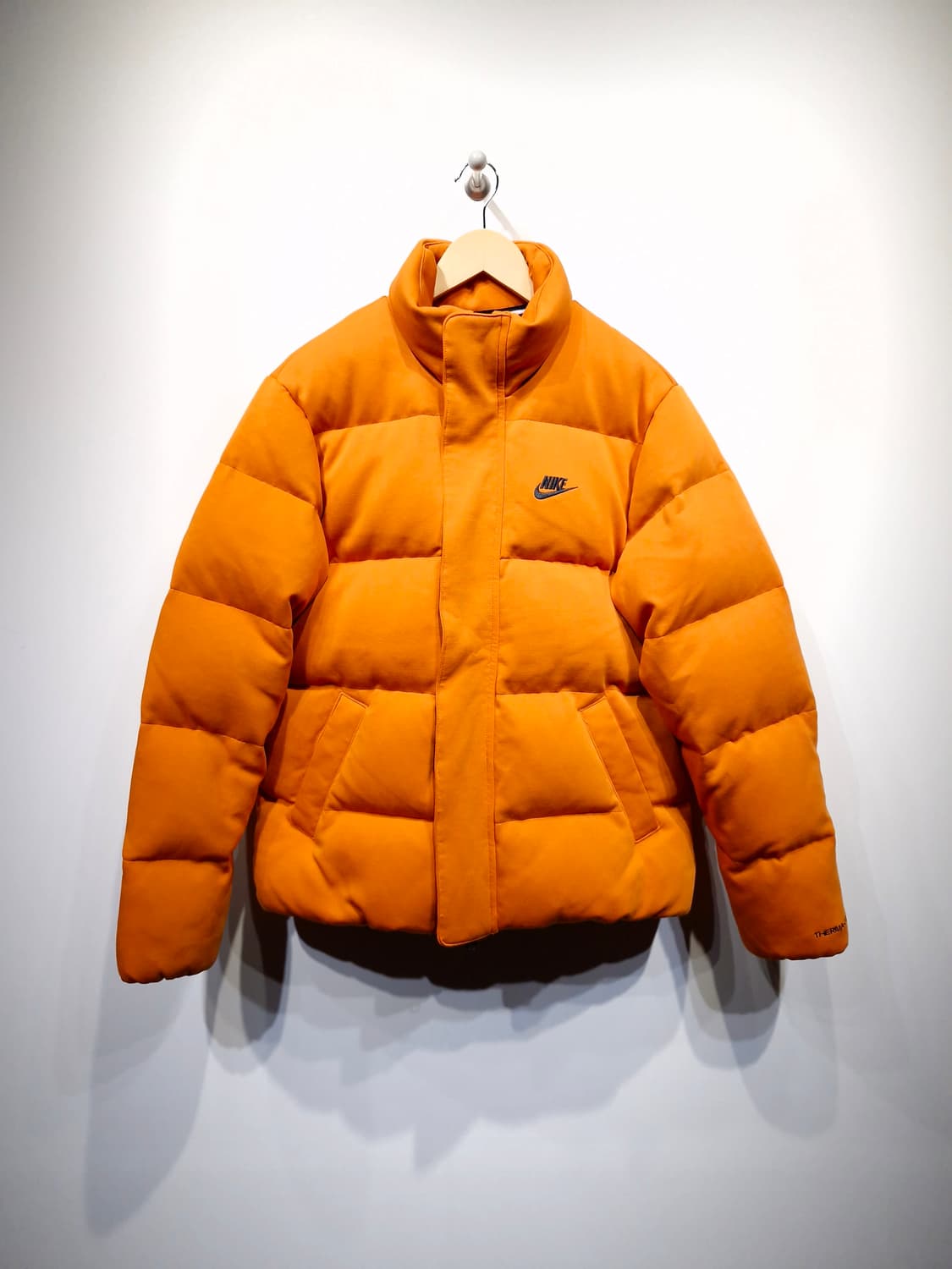 NIKE 나이키 써마핏 오버사이즈 푸퍼 오렌지_S 상품이미지3