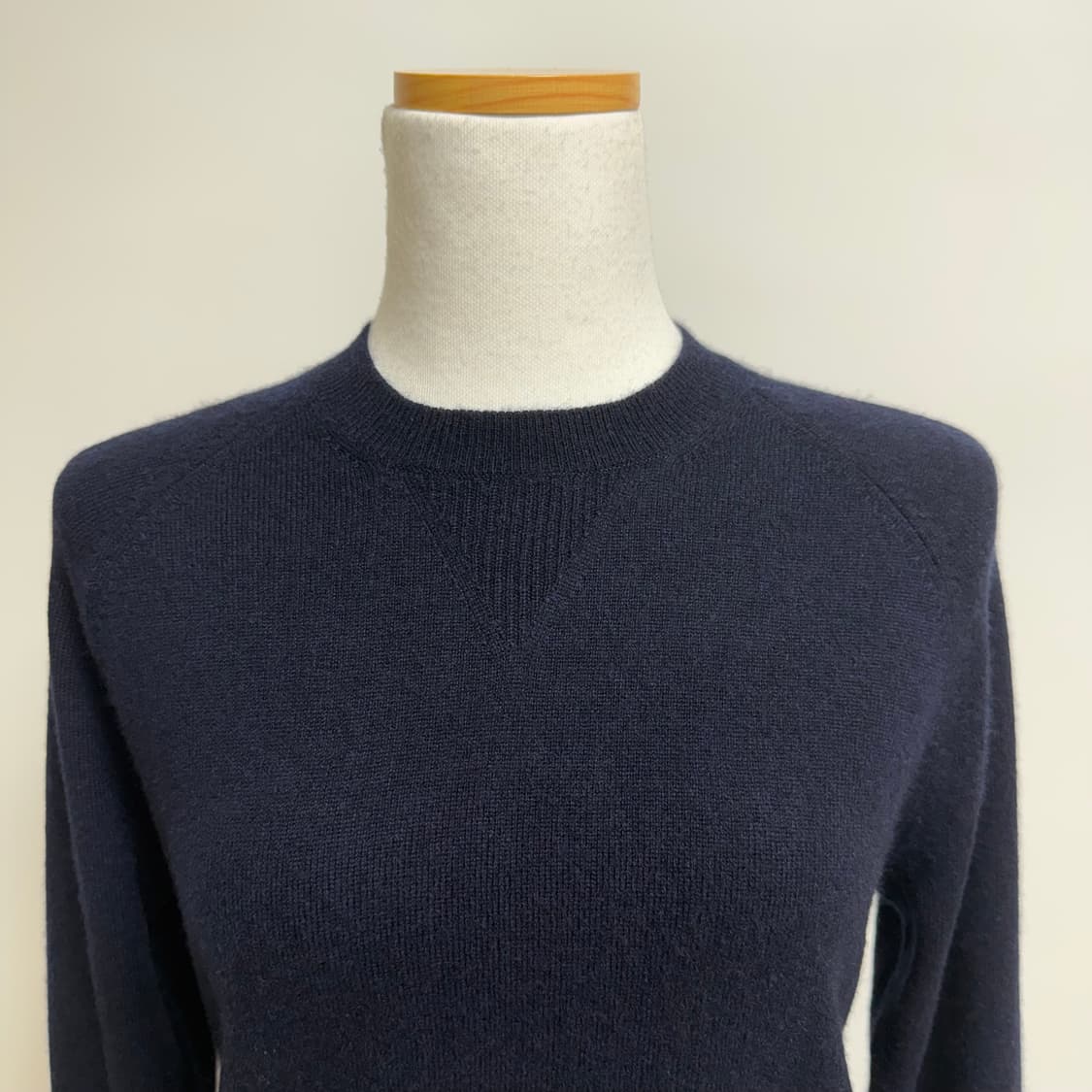 [캐시미어 100%] 유니클로 네이비 라운드 니트 S 상품이미지4