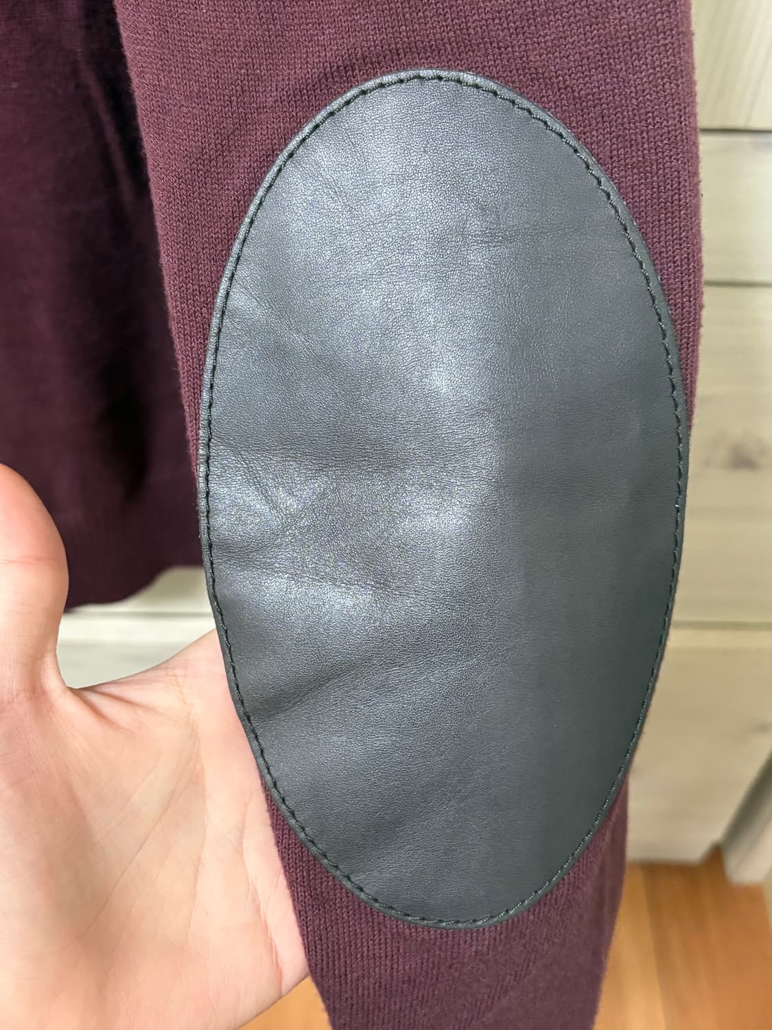 마르지엘라 엘보우 패치 브이넥 니트 버건디 상품이미지6