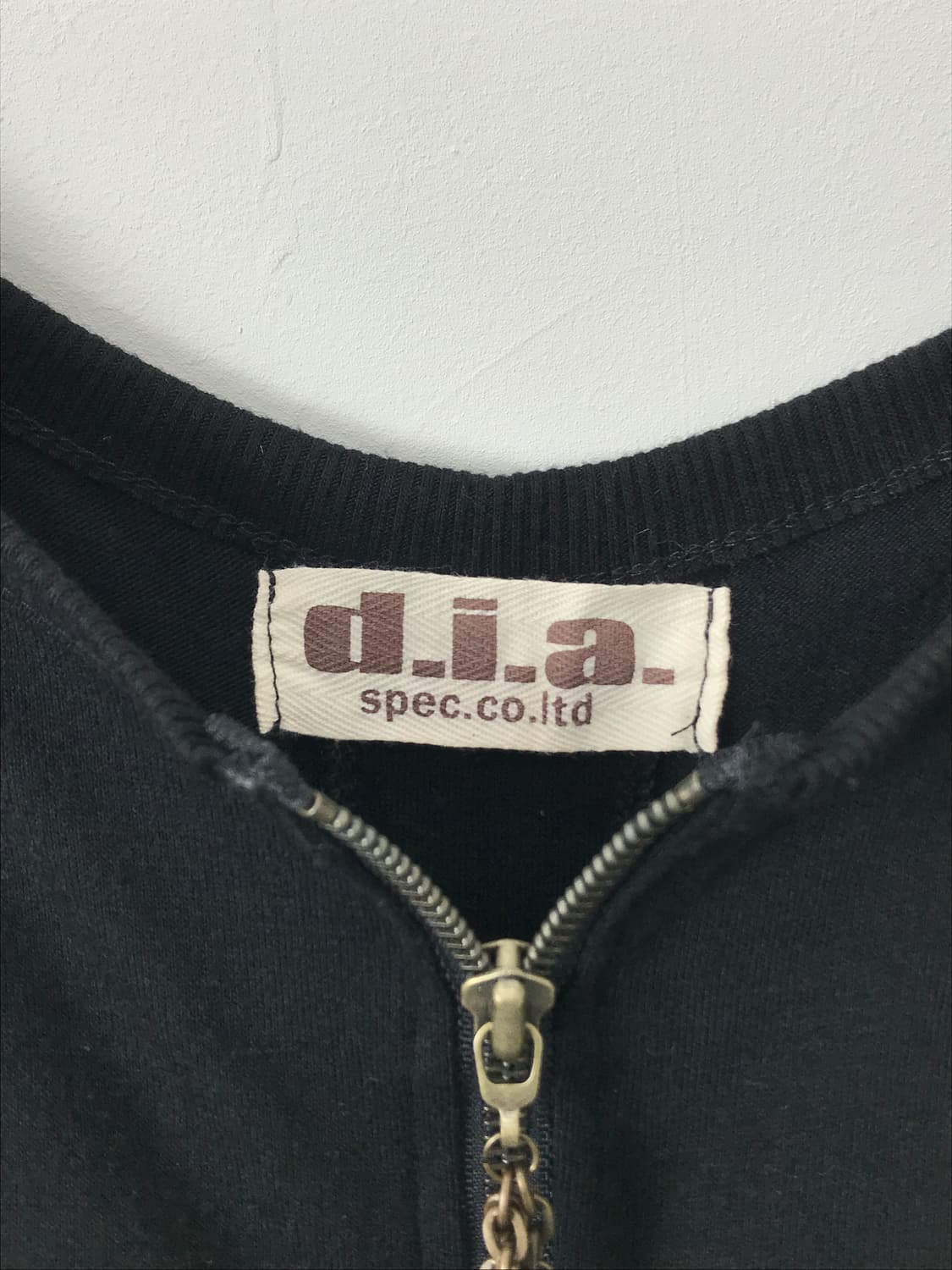 D.I.A. Zip Detail Cropped Knit Top 상품이미지5