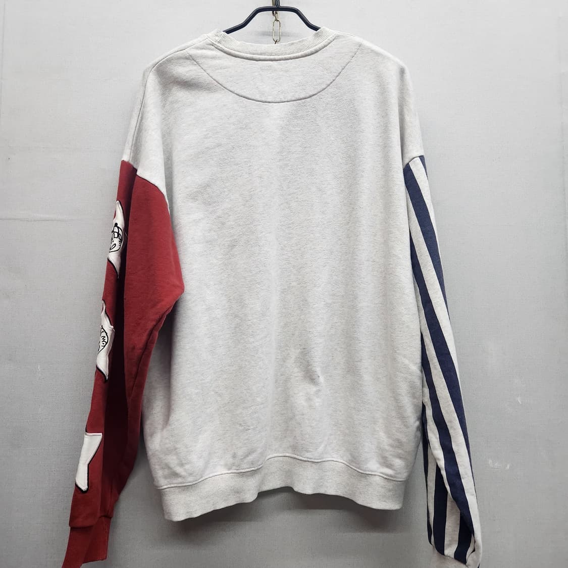 오아이오아이 올드 클로젯 사이드 디테일 맨투맨 XL 상품이미지5