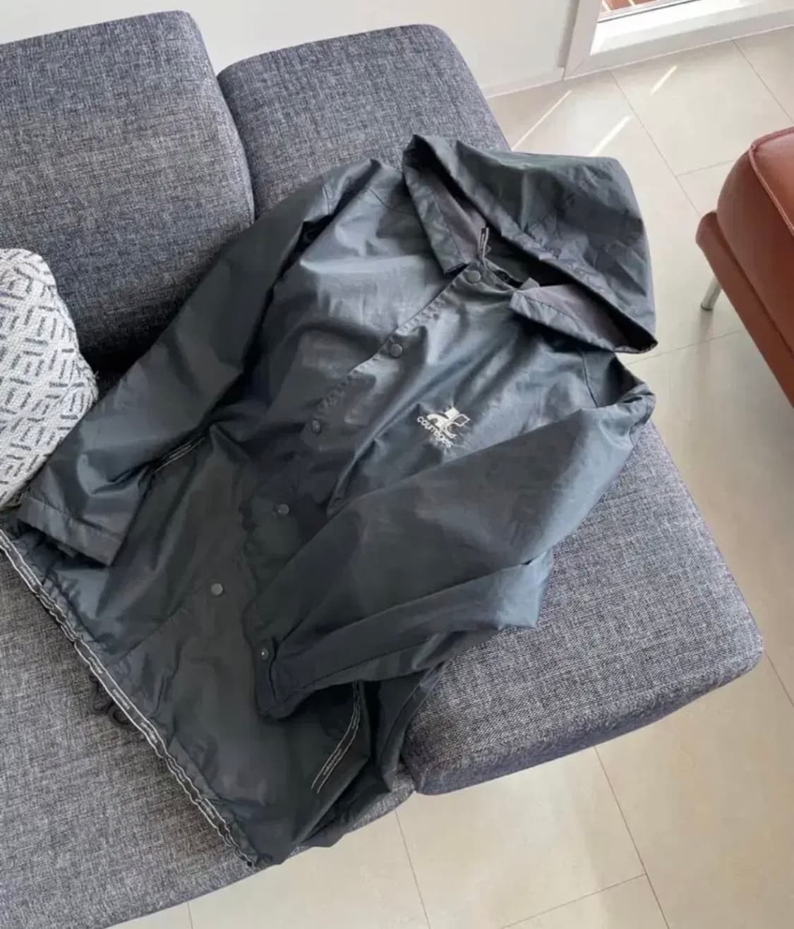 꾸레쥬 후드 바람막이 courreges 상품이미지1