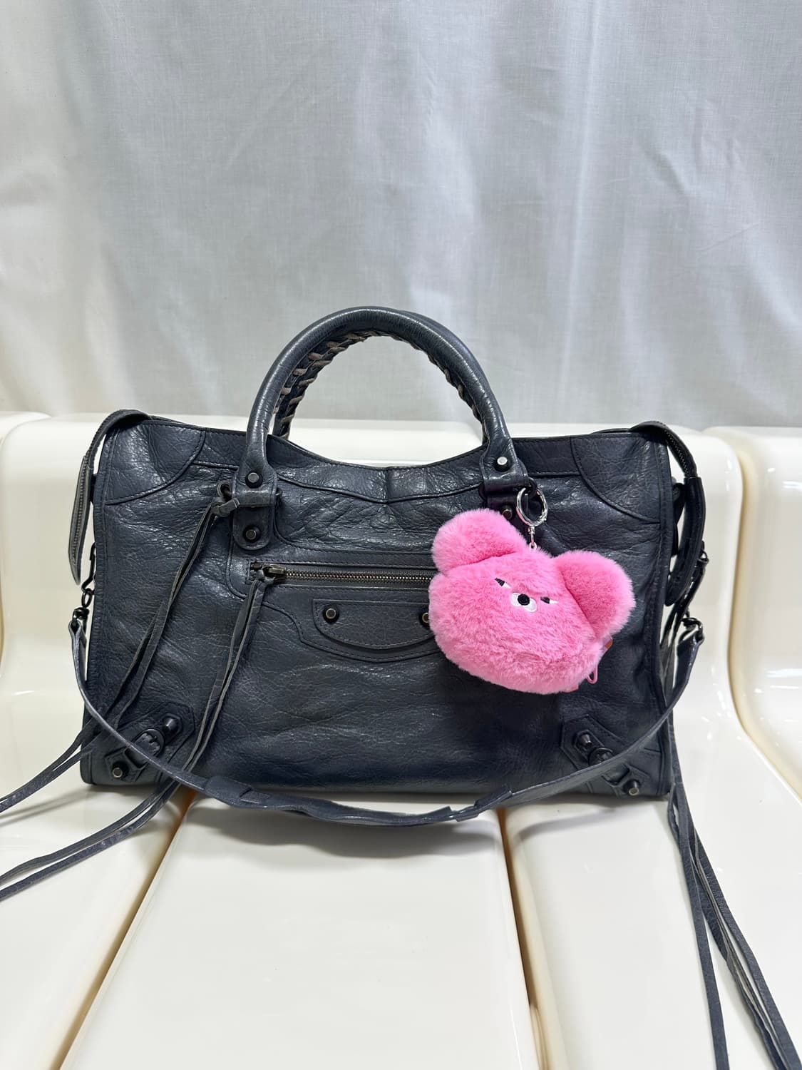 [A 정품] 발렌시아가 시티 모터백 미디움 다크그레이 상품이미지6