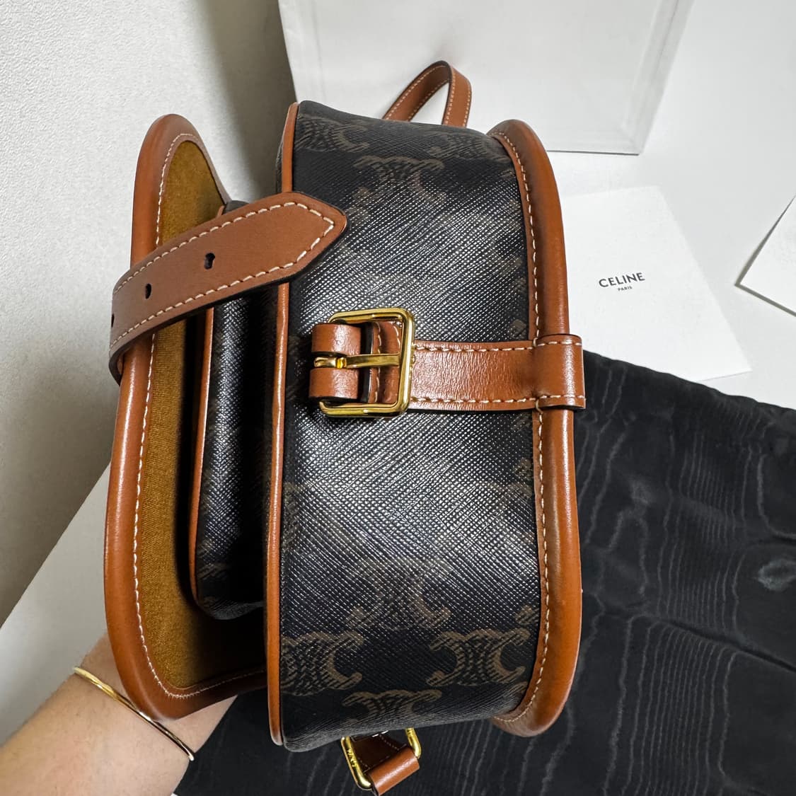 셀린느 트리오페 폴코백 미듐 상품이미지5