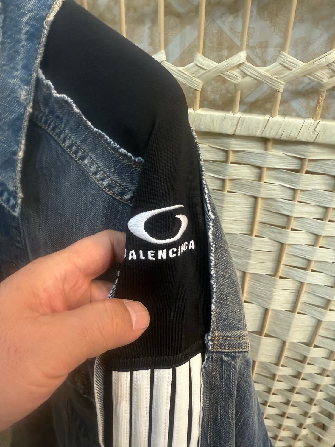 1/100-105 정품 발렌시아가 컷업 데님자켓 팝니다 상품이미지3