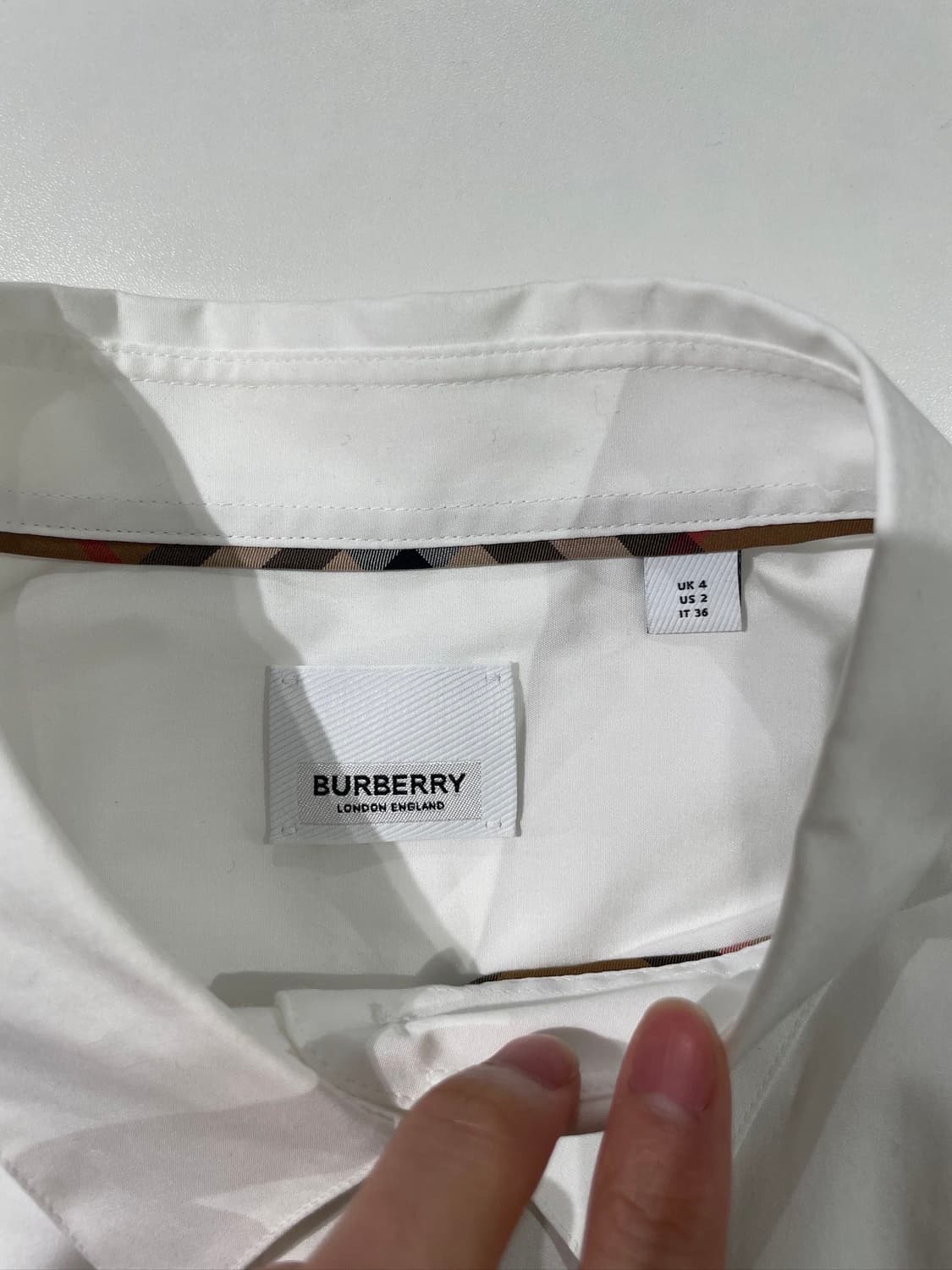 버버리 화이트 싱글 포켓 체크 트리밍 코튼 셔츠 상품이미지7