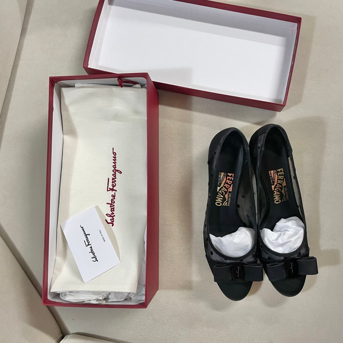 페라가모 바라 도트 펌프스-블랙 상품이미지10