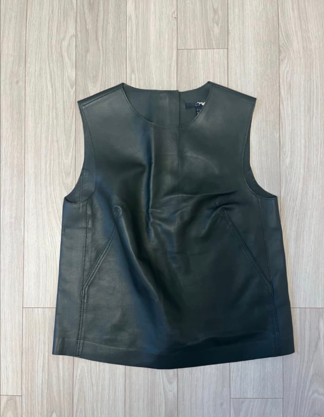 cos 레더 베스트 다크그린 새상품 32사이즈 상품이미지1