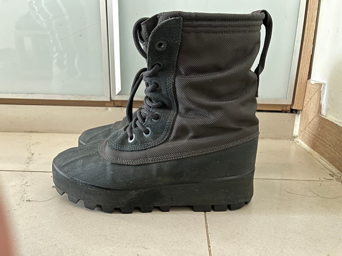 Yeezy 950 Pirates Black 상품이미지3