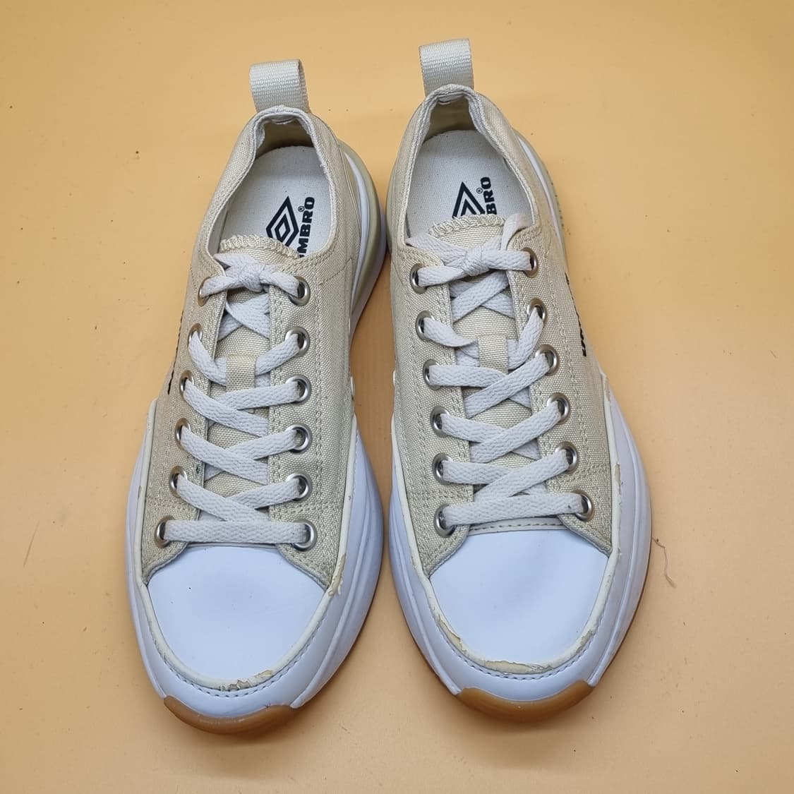 엄브로 토비 여성스니커즈240 굽4 상품이미지2