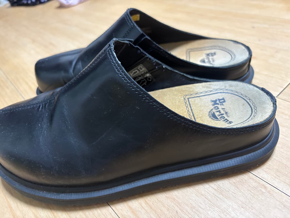 닥터마틴 산뮬 250 상품이미지2