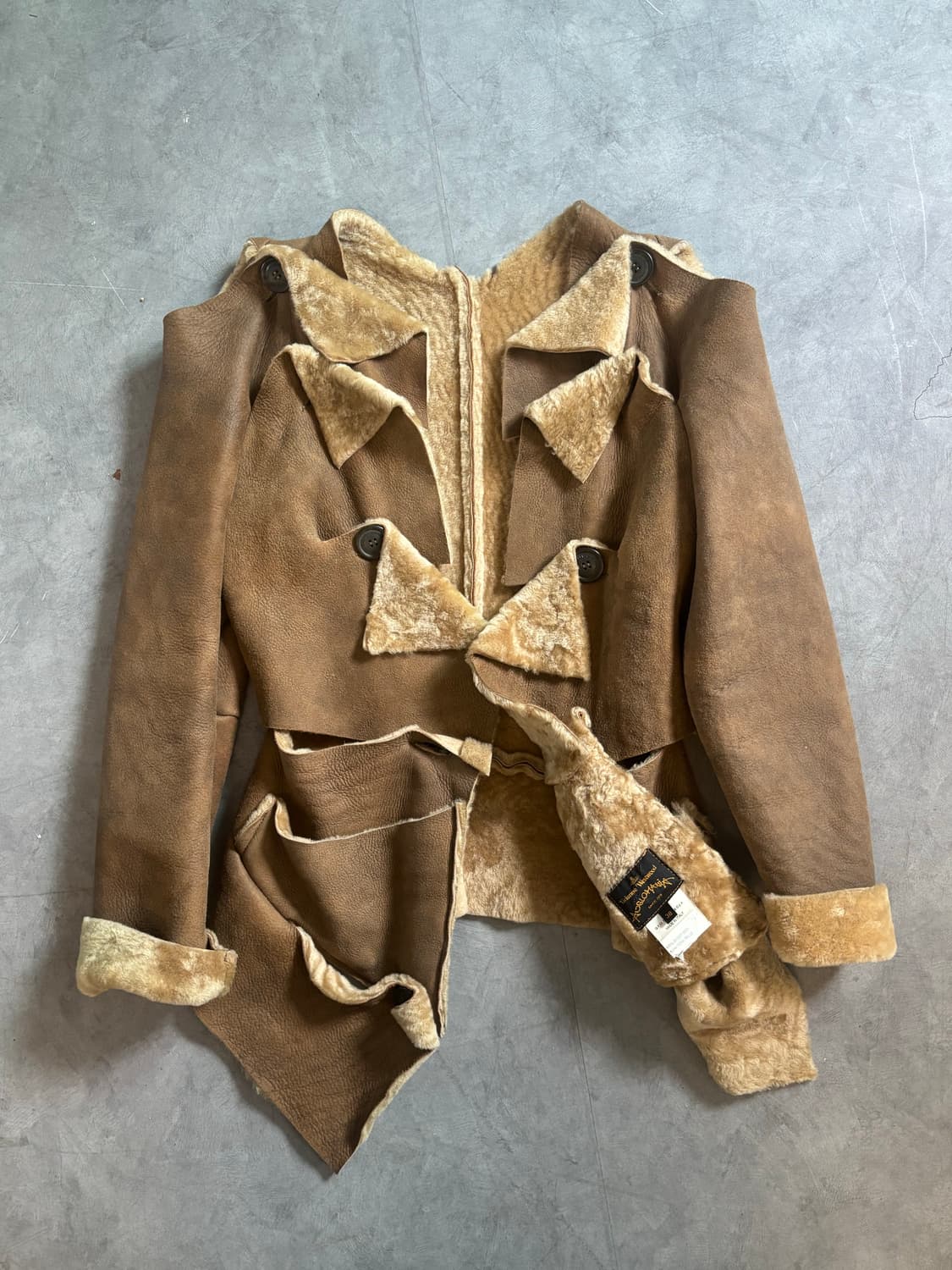 Vivienne Westwood 비비안웨스트우드 브라운 무스탕 상품이미지5