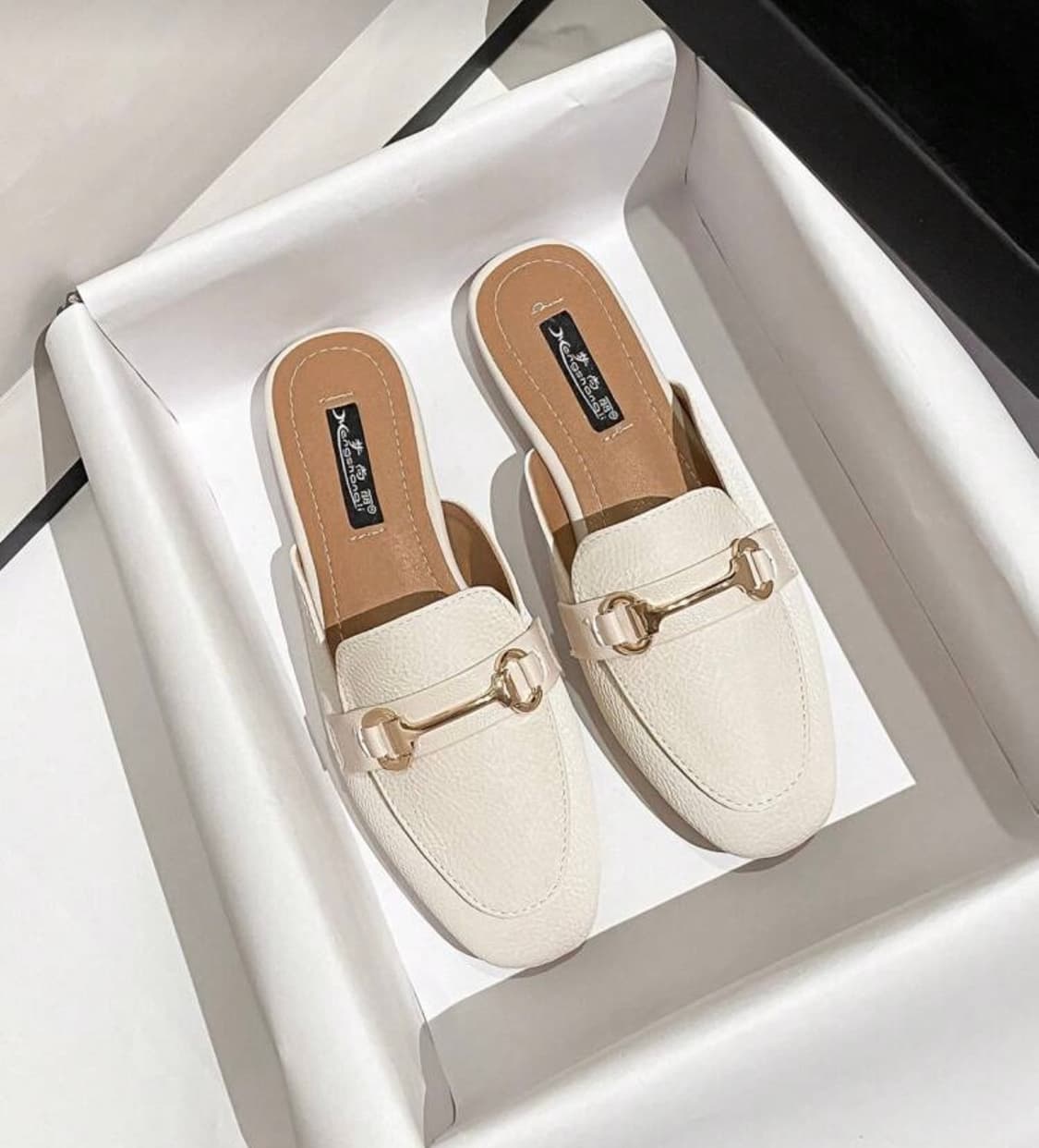 새상품 아이보리 블로퍼 스타일 뮬 슬리퍼 235 상품이미지2