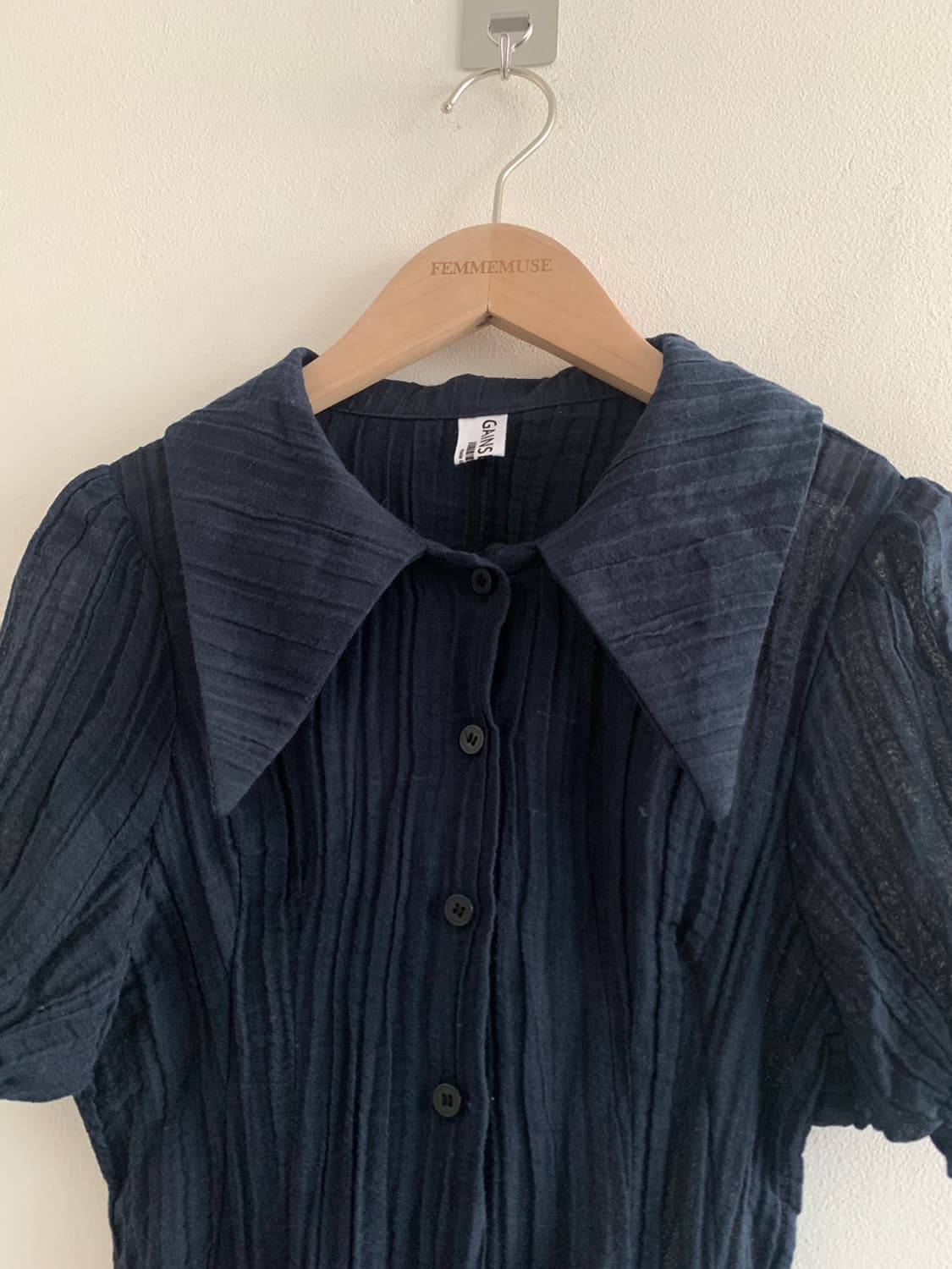 Collar shirts pleats blouse(navy) 상품이미지2
