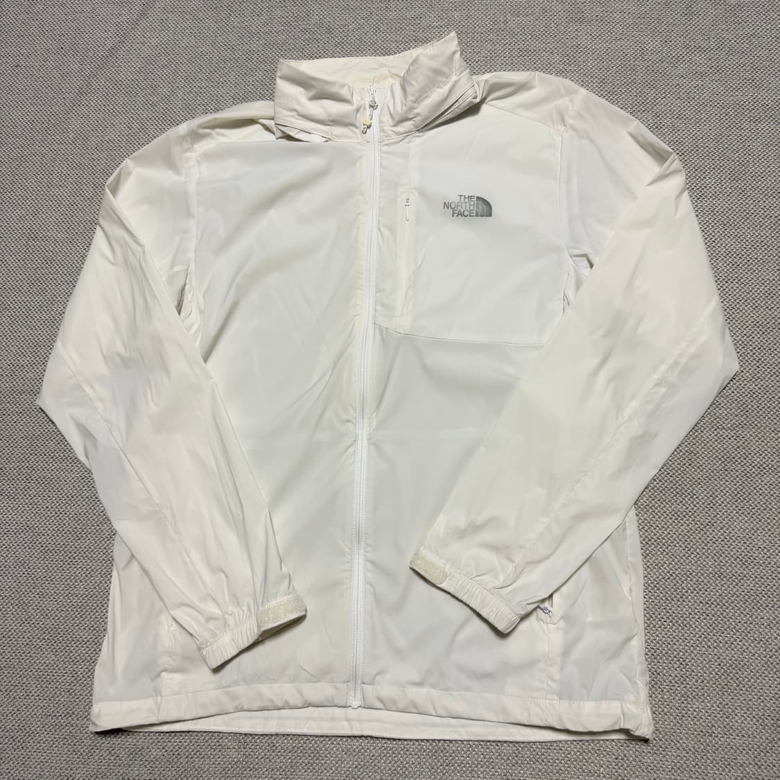 노스페이스 경량 바람막이 자켓 상품이미지1