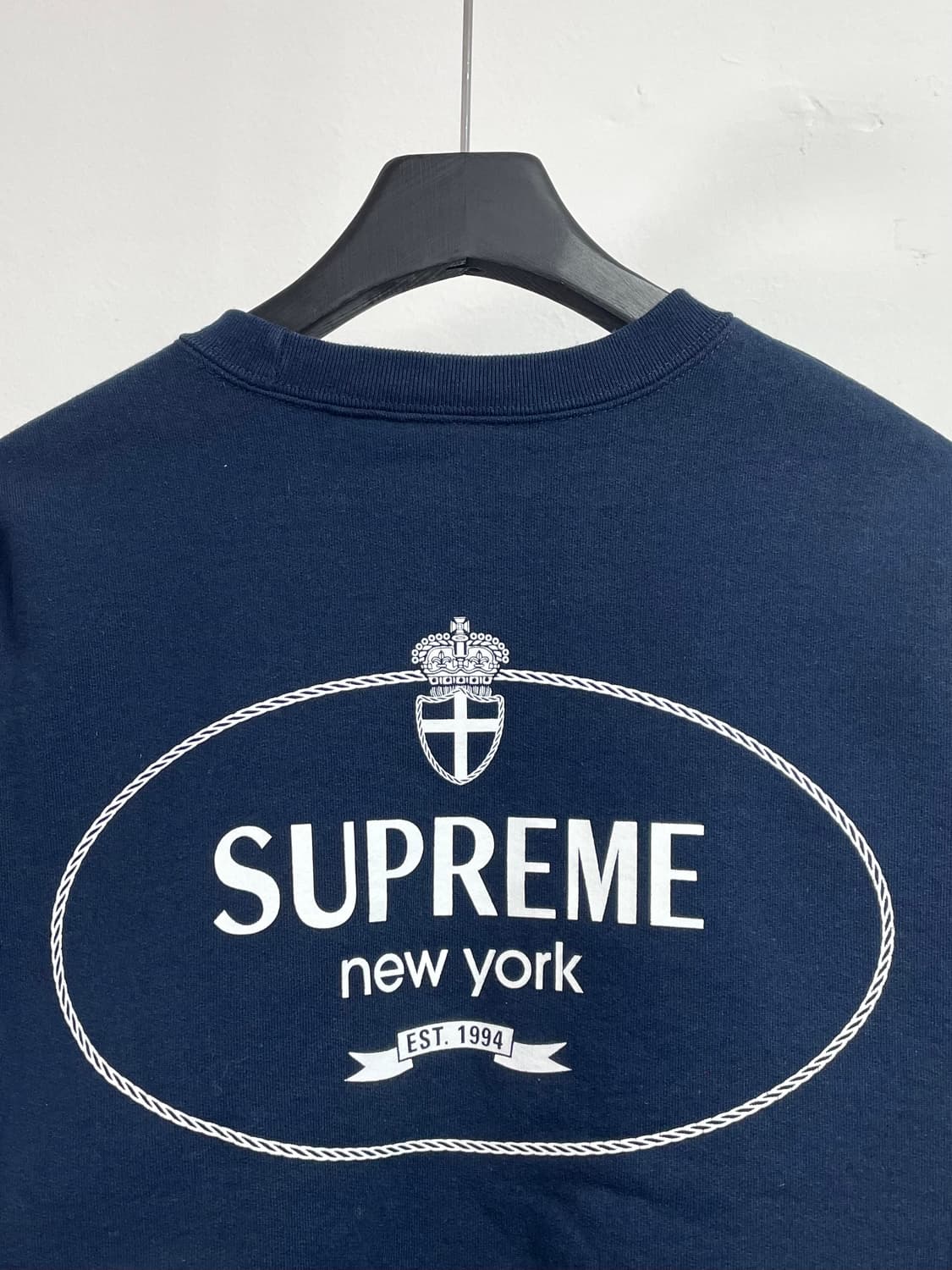  24FW 슈프림 크레스트 크루넥 네이비 맨투맨(on.396)   상품이미지2