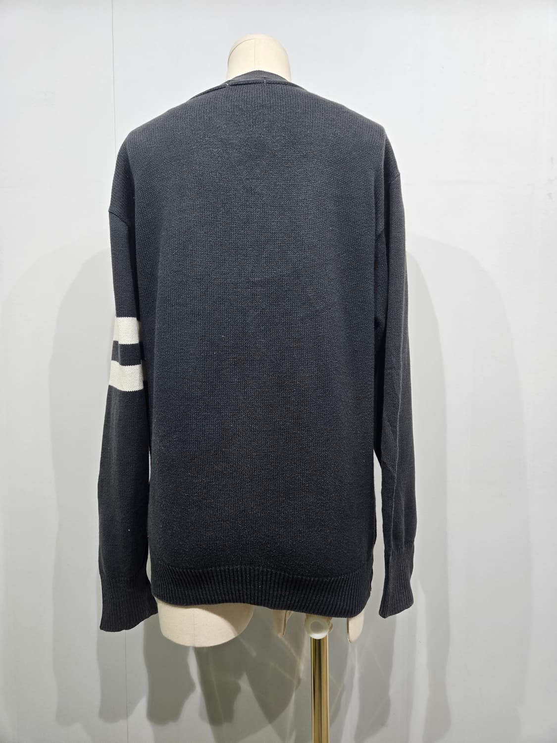 이세이미야케 네이비색상 스트라이프 가디건 상품이미지2