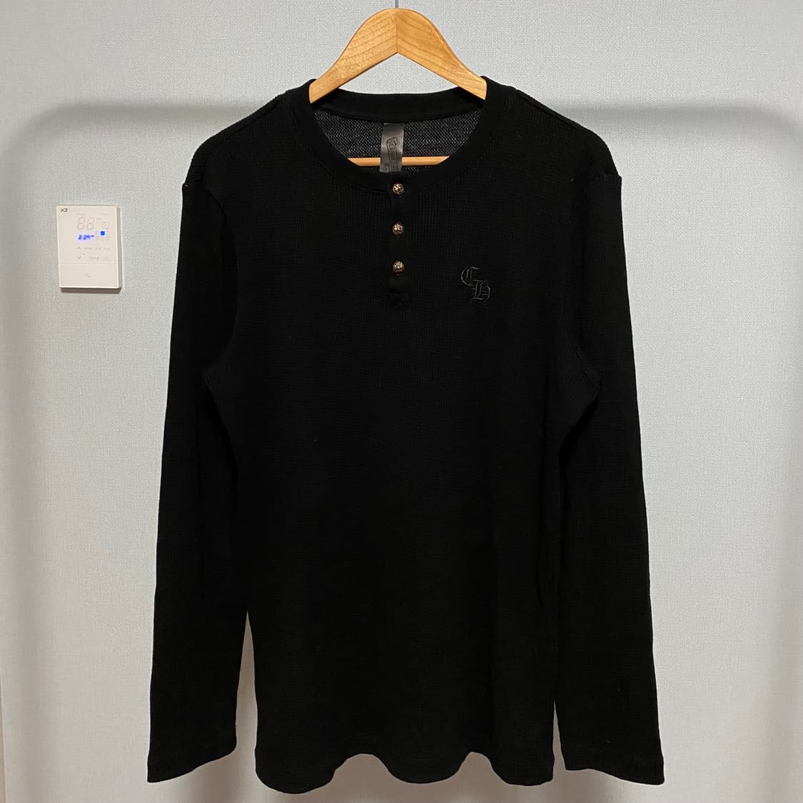 [L] 크롬하츠 크로스볼 와플 헨리넥 블랙 상품이미지2