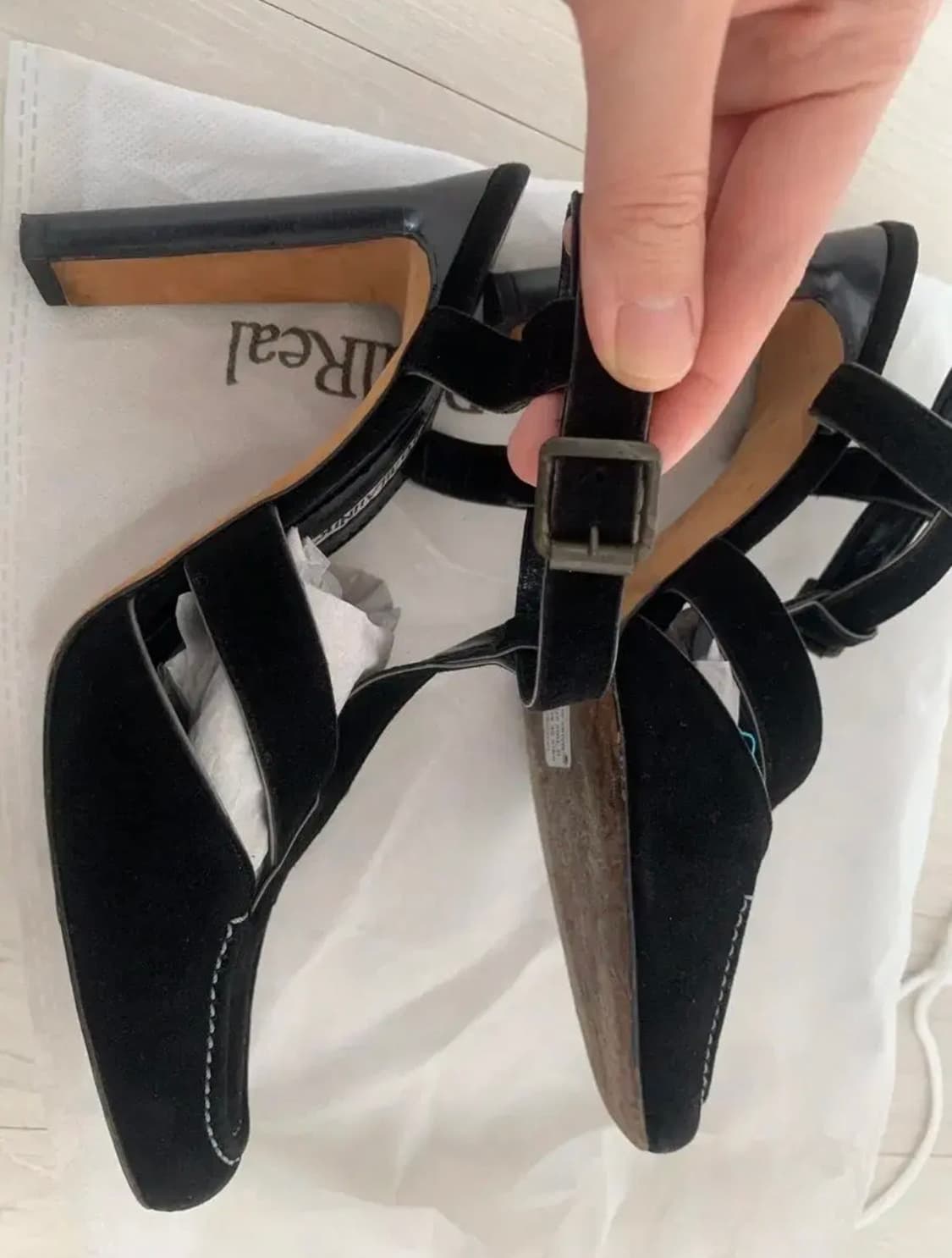 Manolo Blahnik 마놀로 블라닉 스웨이드 티스트랩 펌프스 상품이미지5