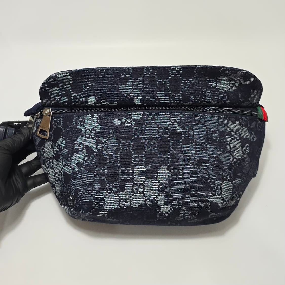 구찌 GG 데님 라지 벨트백 상품이미지4