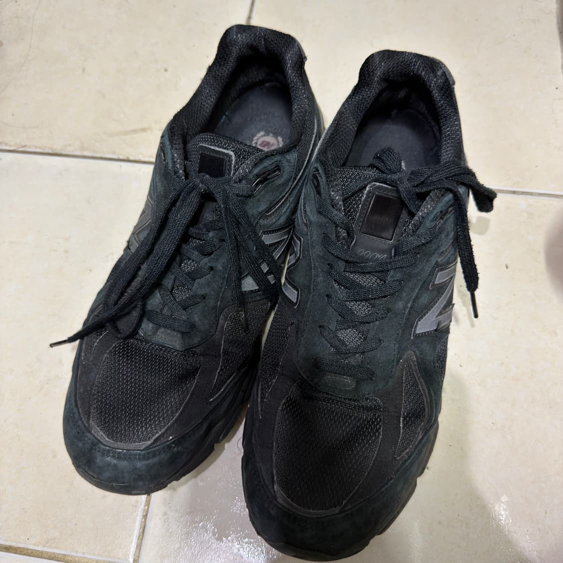 뉴발란스 990v4 트리플 블랙 상품이미지2