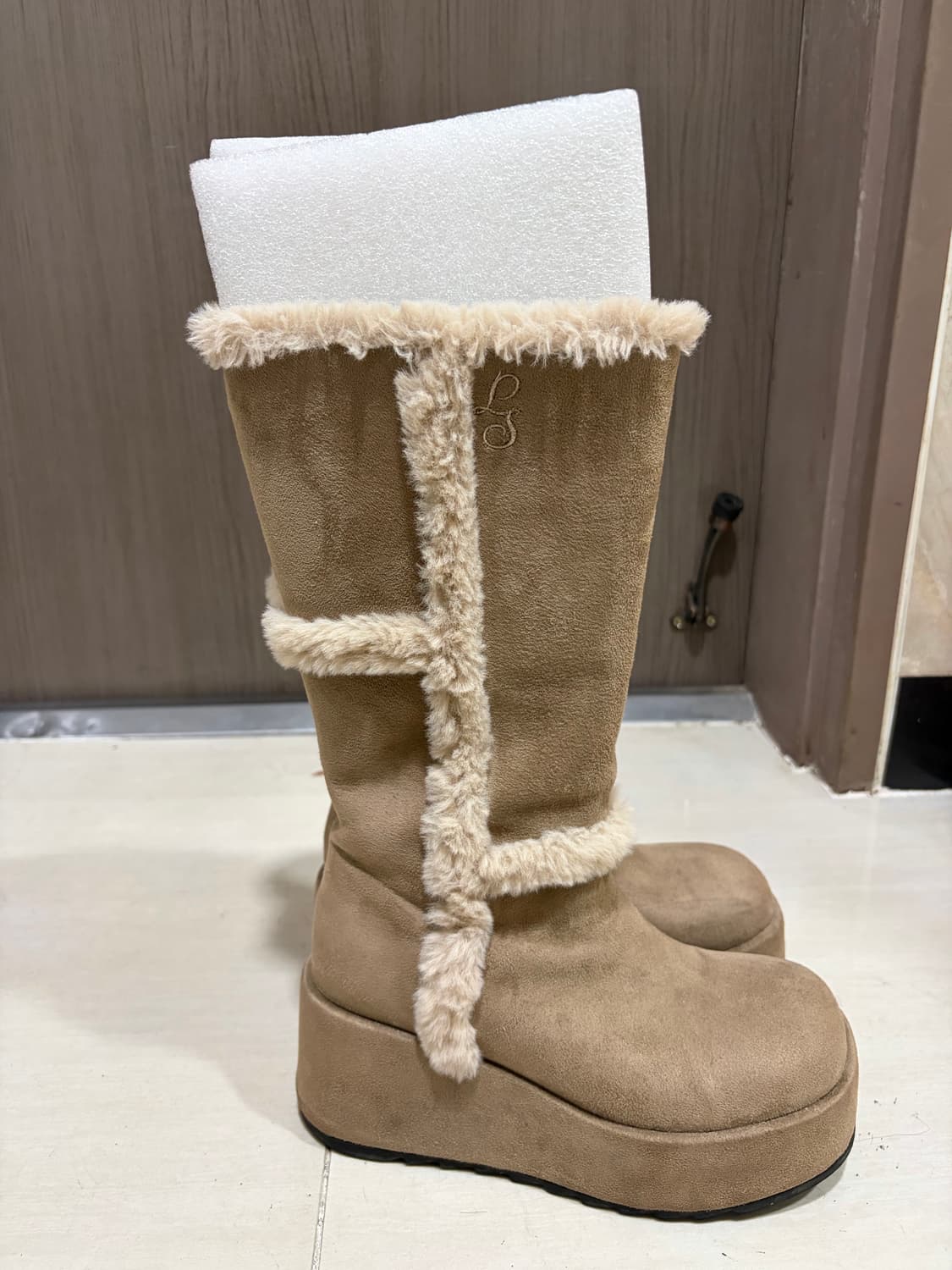 루루서울 러브 크로스 퍼 부츠 (Love Cross Fur Boot) 상품이미지9