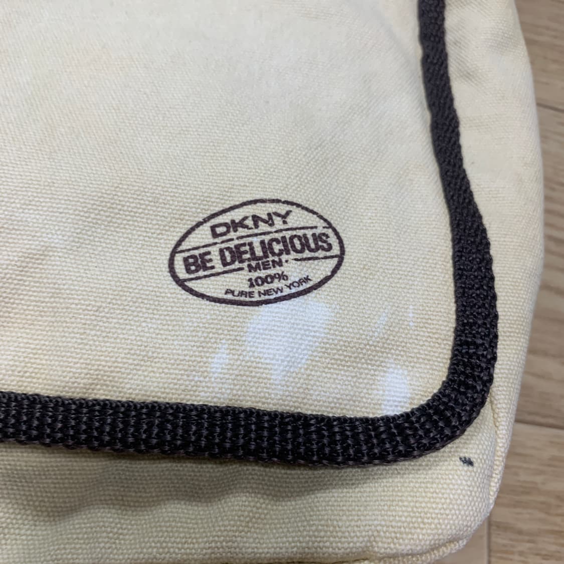 DKNY 디케이엔와이 아카이브 빈티지 워싱 코튼 메신저백 상품이미지3
