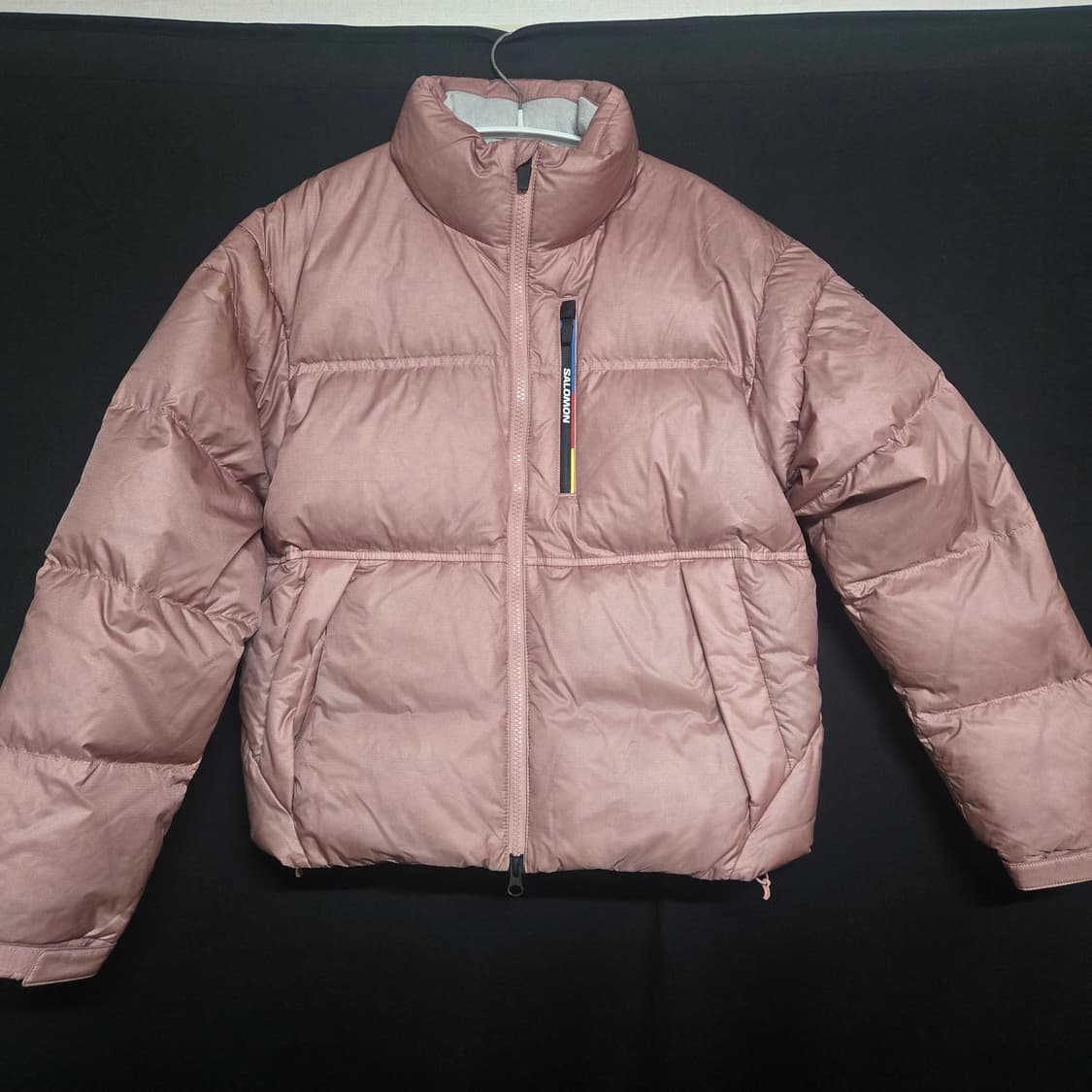 살로몬 컨투어 크롭 다운 자켓 라이트 핑크(XS사이즈) 상품이미지1