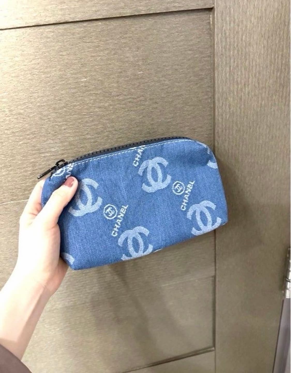  샤넬뷰티 데님 스퀘어 파우치 클러치 상품이미지8