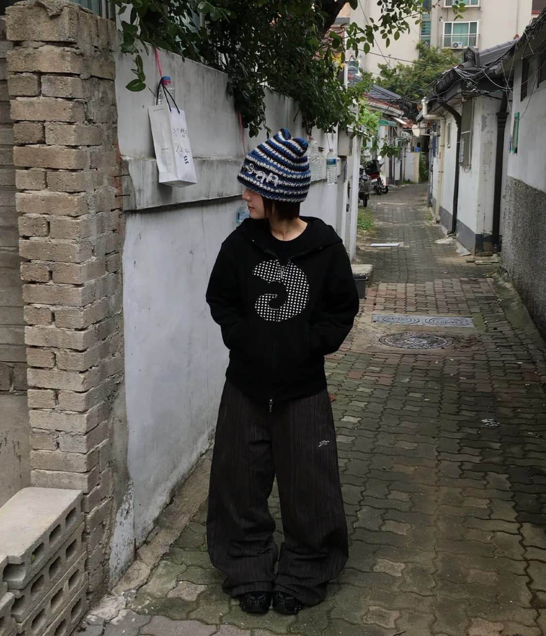 탄산마그네슘 아플리케 후드집업 블랙 상품이미지2