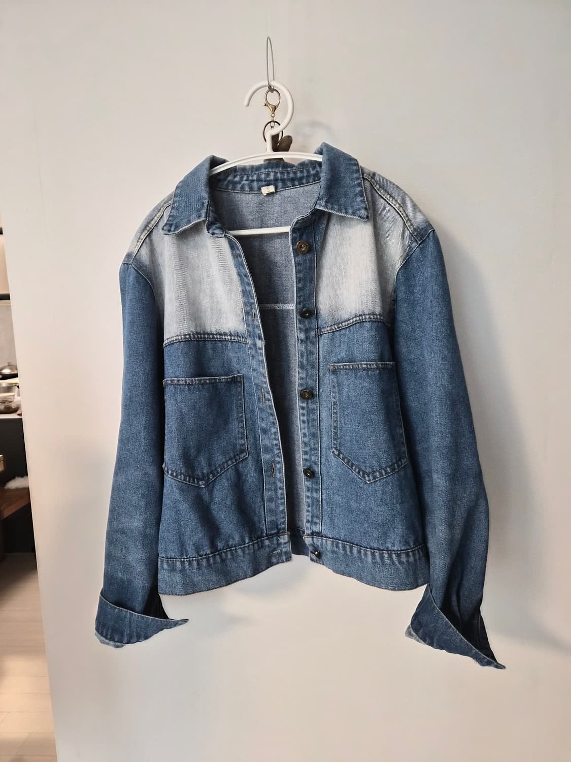 [유니크배색] 새상품빈티지 무드 워싱 데님 자켓 판매합니다 상품이미지4