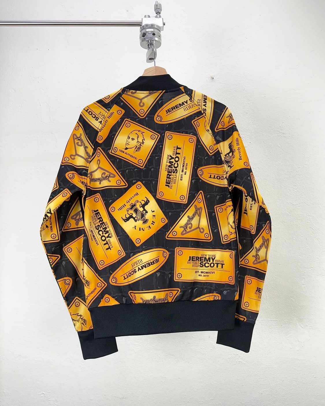 아디다스 제레미스캇 킹스맨 플라크 골드 트랙탑 자켓 상품이미지6