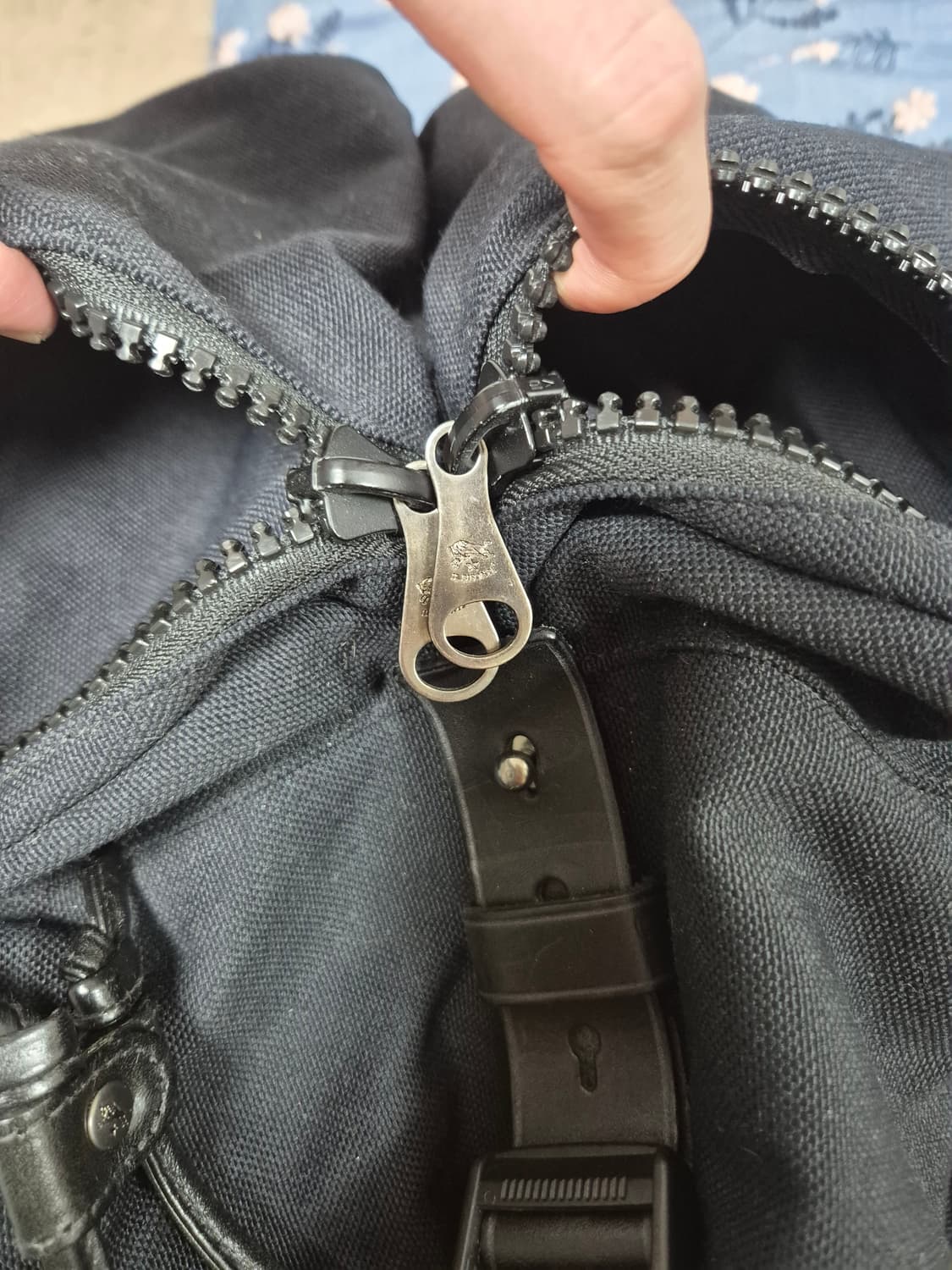 (OS)일비종떼 il bisonte 플랩 투포켓 백팩 다크 네이비 상품이미지9