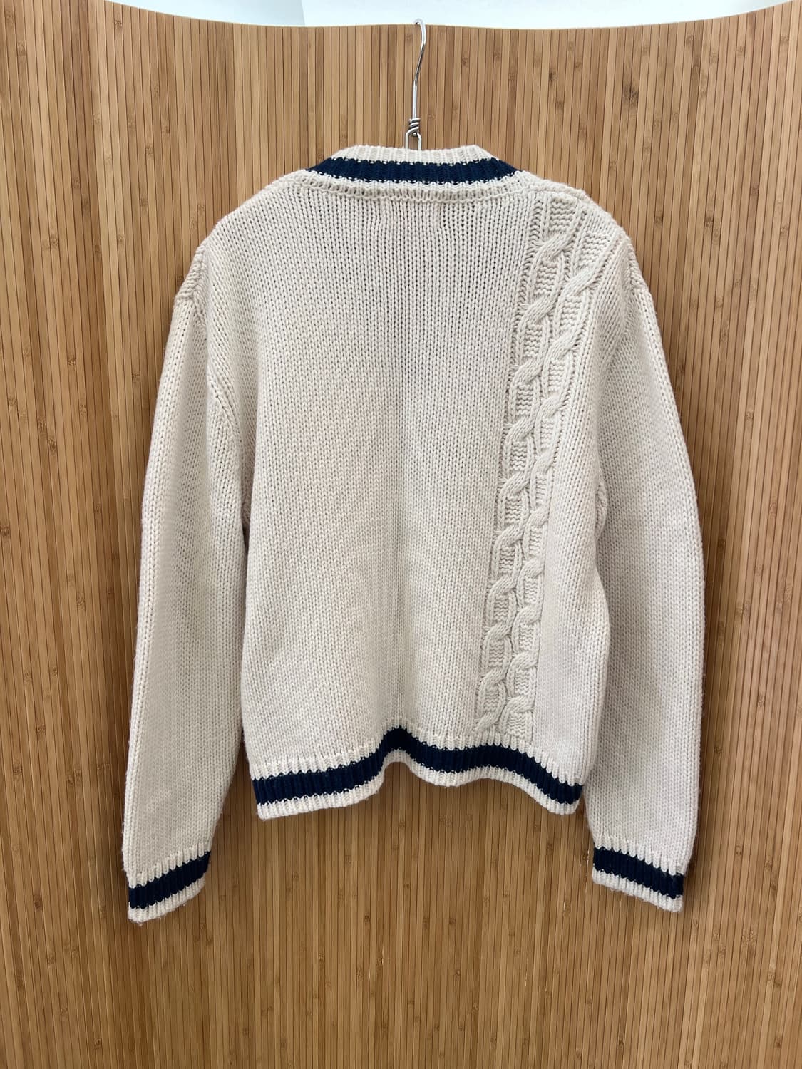 팔라스출신 디자이너 브랜드 THAMES 템즈 브이넥니트 M 판매 상품이미지4