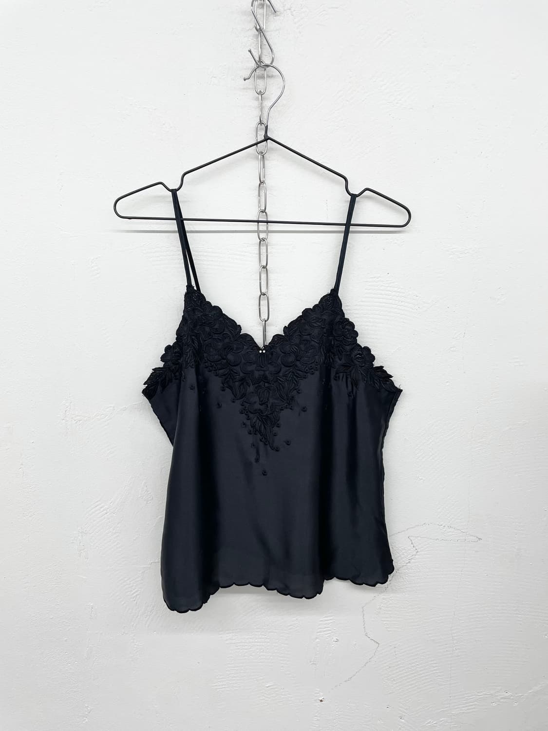 블랙 새틴 자수 슬립 상품이미지2