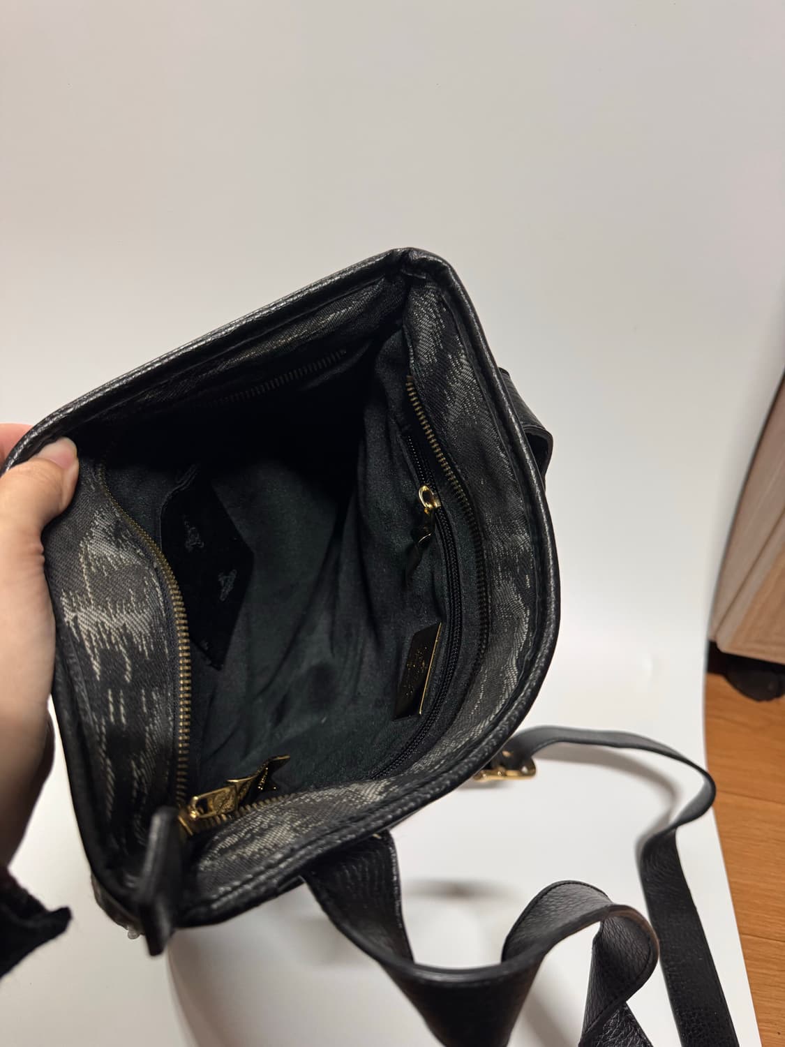 비비안웨스트우드 레오파드 크로스백 상품이미지4