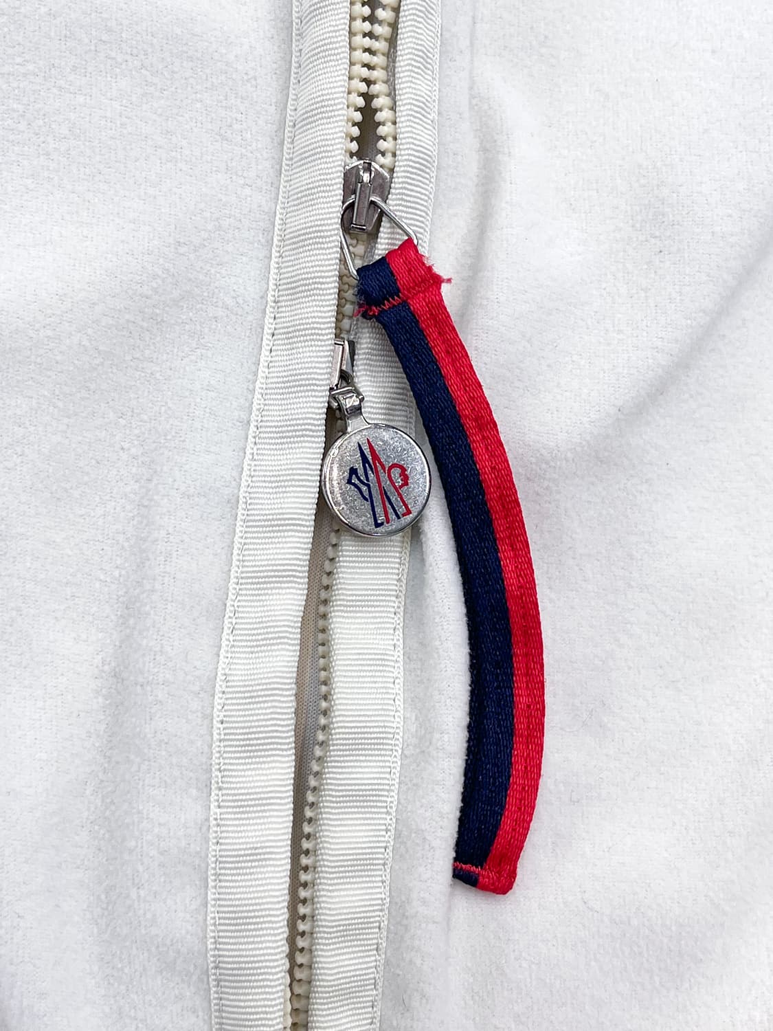 몽클레르 투웨이 라이트 플리스 자켓 상품이미지7