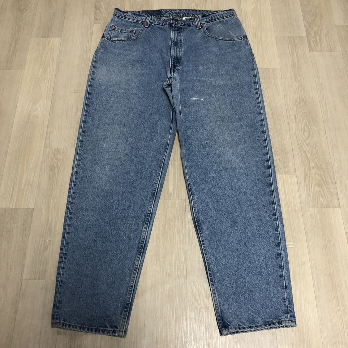 (36) 90's 리바이스 미국제 560 루즈핏 테이퍼드 연청 데님 상품이미지1