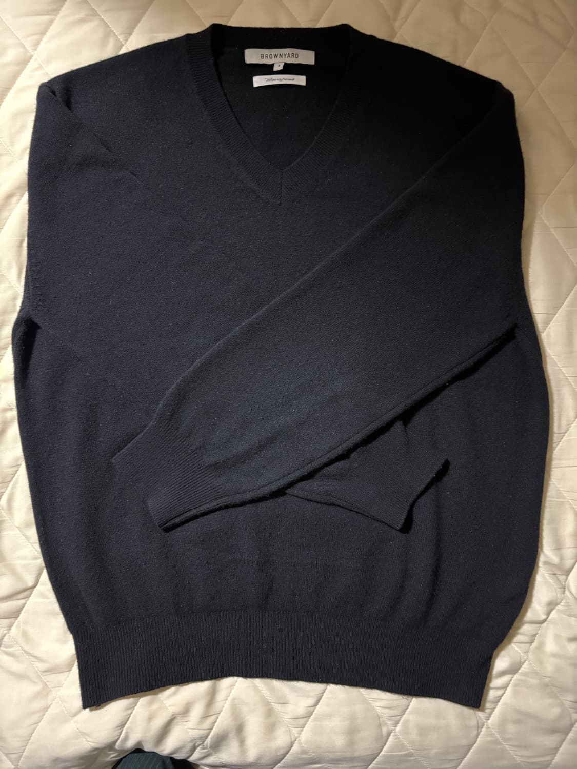 [4] 브라운야드 엑스트라 슈퍼 파인 브이넥 니트(블랙) 상품이미지5