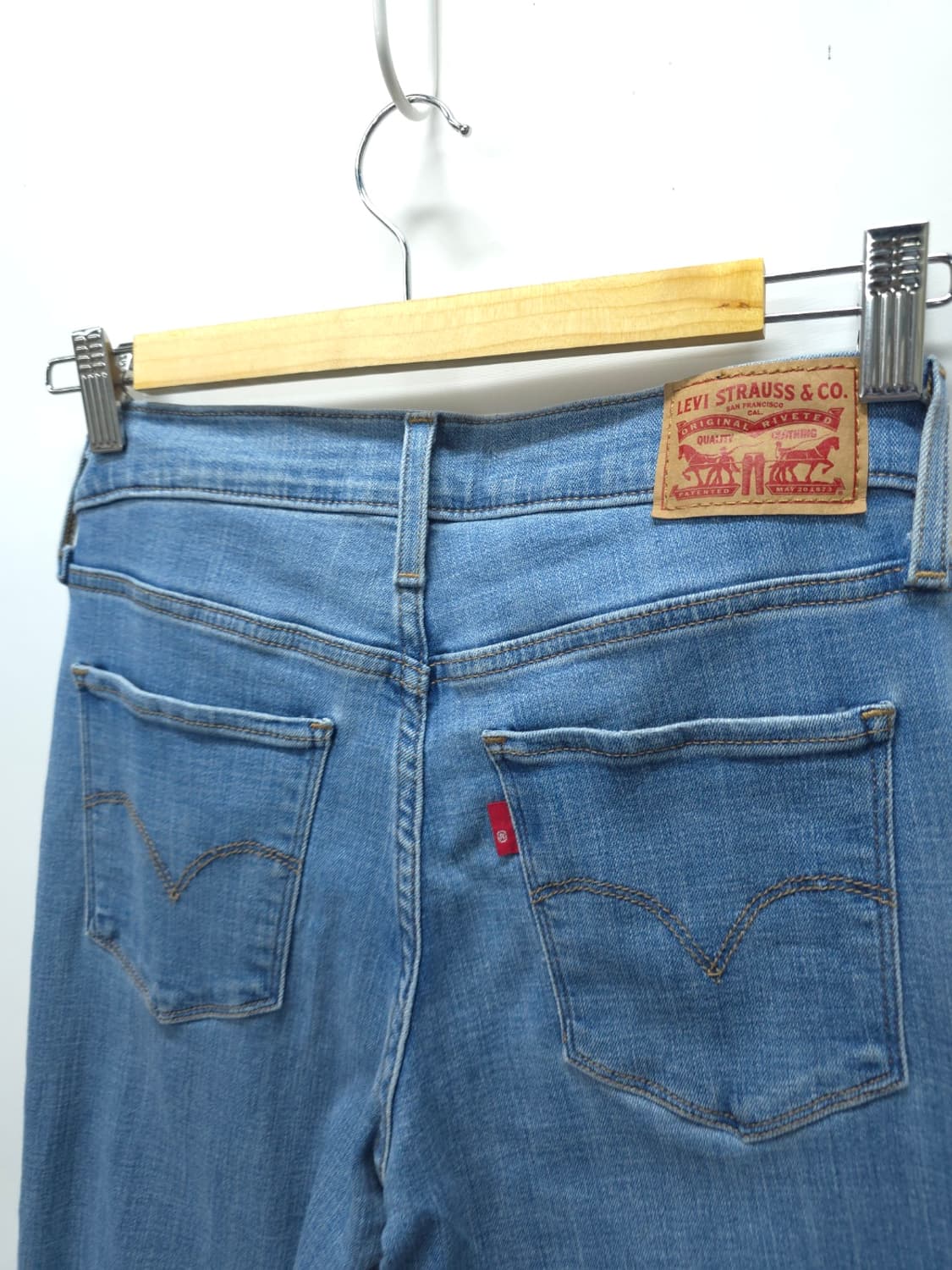 리바이스 부츠컷 연청 데님진 청바지 (여성26) 상품이미지6