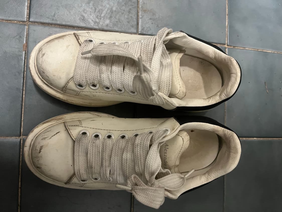 알렉산더 맥퀸 오버솔 스니커즈 화이트 상품이미지1