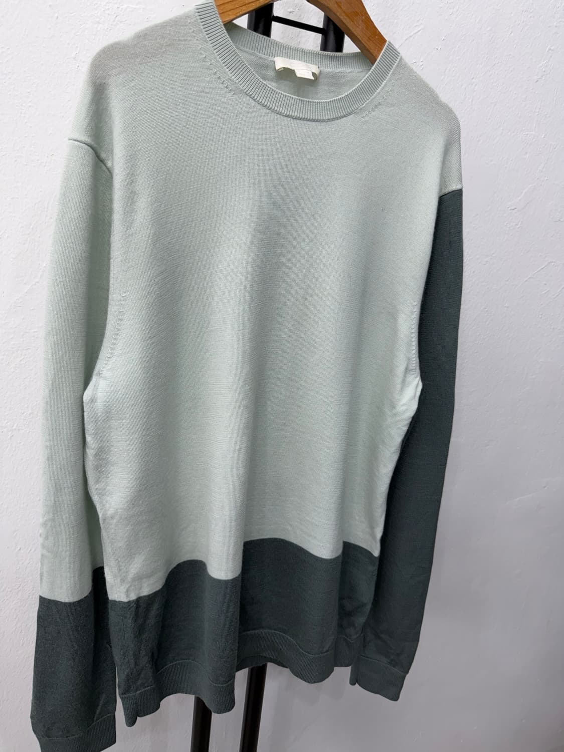 정품) COS 코스 남성 투톤 배색 니트 M 상품이미지2