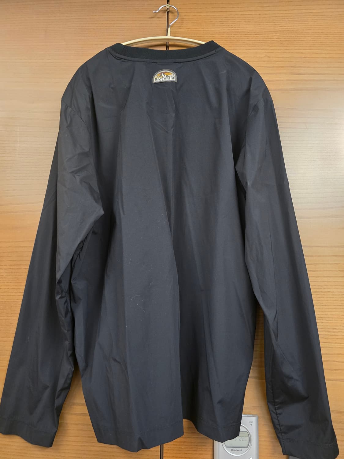 비비씨어스 심플 우븐 포켓 롱슬리브 블랙 상품이미지2